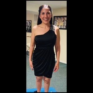 Black cocktail dress - size M